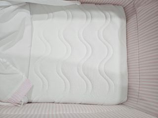 Cuna bebé madera blanca con ruedas