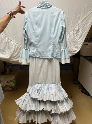 Traje de flamenca azul y blanco