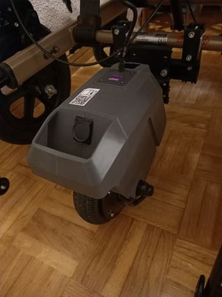 Silla de ruedas motorizada para pasivos.