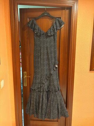 Vestido de gitana negro con lunares blancos 