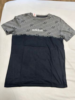 Camiseta Adidas gris y negra