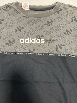 Camiseta Adidas gris y negra
