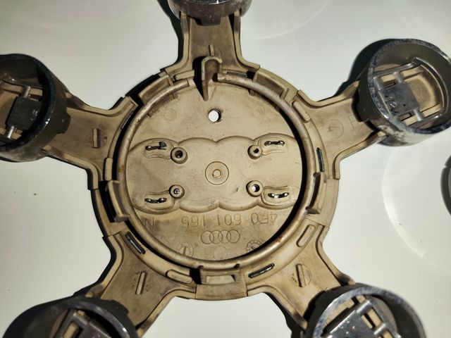 Tapabujes Audi 5 Tornillos ORIGINALES