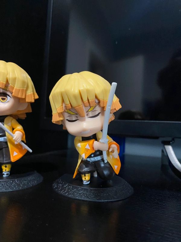 figuras kimetsu no yaiba zenitsu agatsuma (dos)