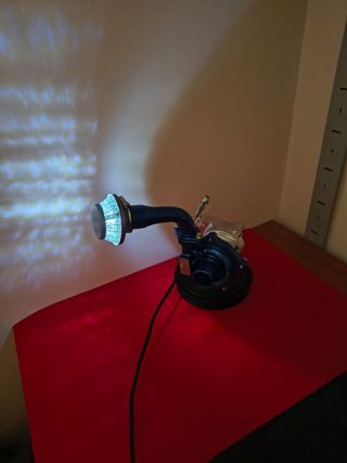 Lampada con turbina blu