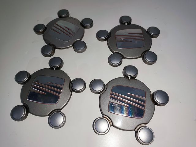 Tapabujes Seat León  ORIGINALES