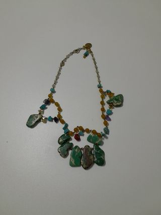 Collar de piedras naturales y cuentas
