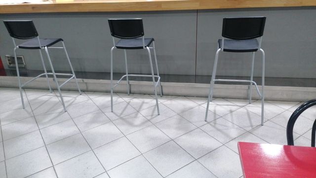 Lote Hostelería: Mesas,menaje,platos,bandejas...