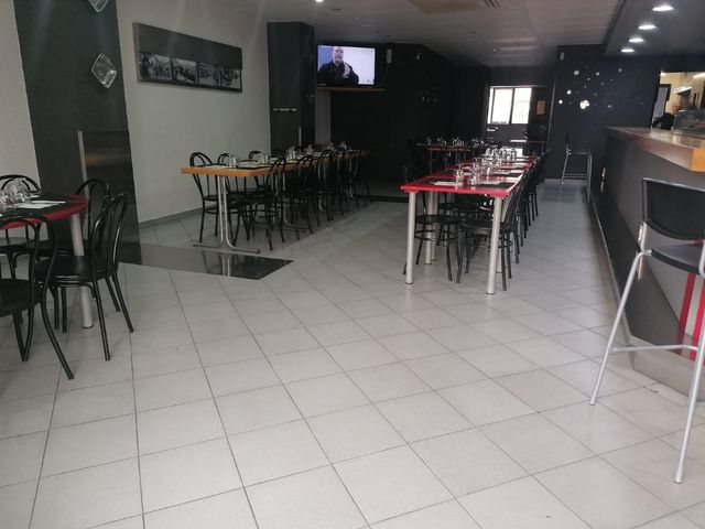 Lote Hostelería: Mesas,menaje,platos,bandejas...