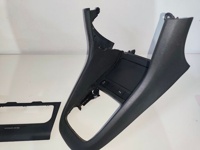 Consola Central Golf 6 con Cenicero y conectores