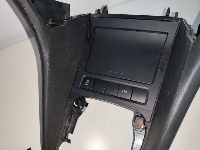 Consola Central Golf 6 con Cenicero y conectores