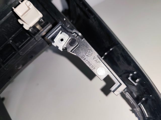 Consola Central Golf 6 con Cenicero y conectores