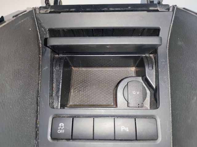 Consola Central Golf 6 con Cenicero y conectores