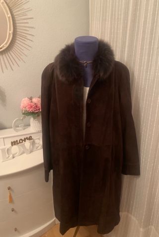 Abrigo piel marrón  cuello de pelo talla 42-44