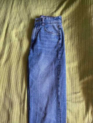 Pantalón vaquero ancho color azul 