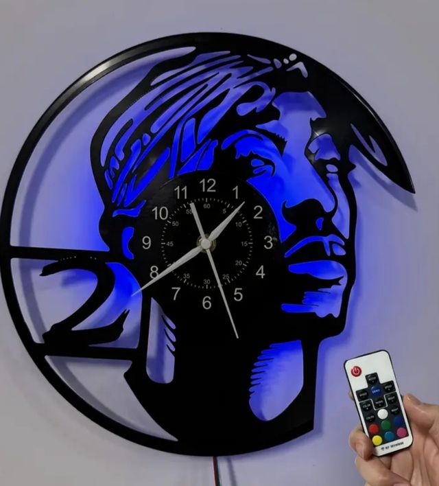  Reloj de Pared LED Moderno con Conexión Intelig