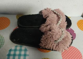 Chanclas rosas y negras talla 38.5 - gratis