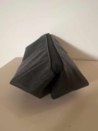 Neceser Carolina Herrera Negro