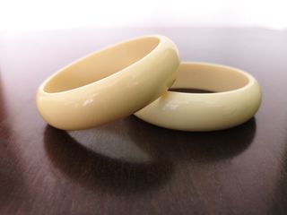 2 Pulseras Vintage Anchas Beige