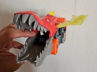 Hot Wheels City Dragon Launch Transporter GTK42