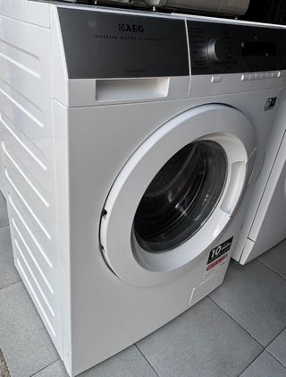 LAVADORA AEG DE 8 KILOS 
