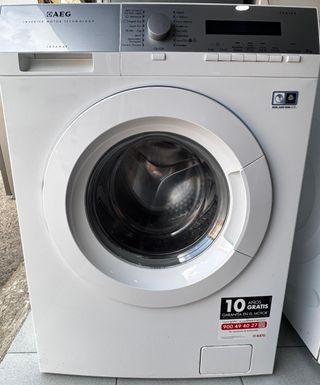 LAVADORA AEG DE 8 KILOS 
