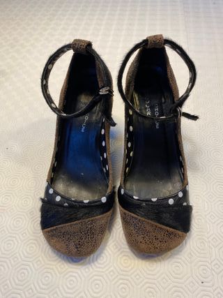 Irregular Choice Zapatos Tacón Marrón Negro