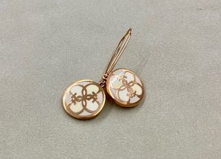 Guess Pendientes Colgantes Oro y Blanco