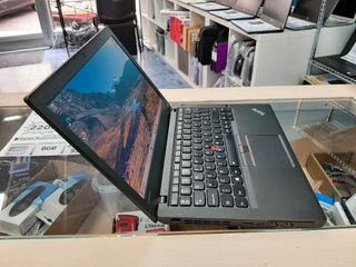 Portátil Lenovo Thinkpad X260 i5 8GB RAM 240GB SSD