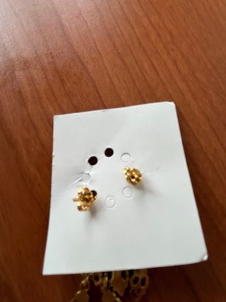 Pendientes Baturra Dorados con Piedras Rojas
