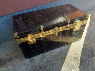 2 Bauli da restaurare in legno e metallo