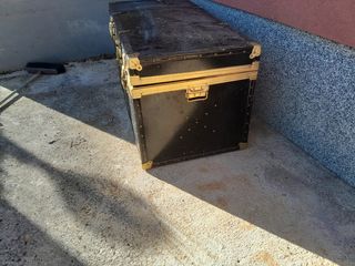 2 Bauli da restaurare in legno e metallo
