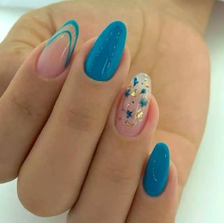 Servicio de uñas en acrílico  pedicura a domicilio