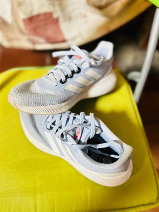 Tenis Adidas Azul y Blanco