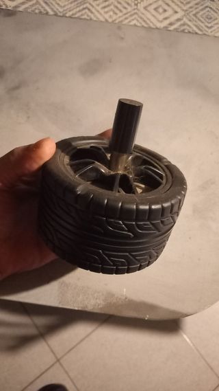 Posacenere a forma di pneumatico