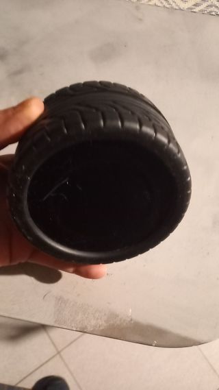 Posacenere a forma di pneumatico