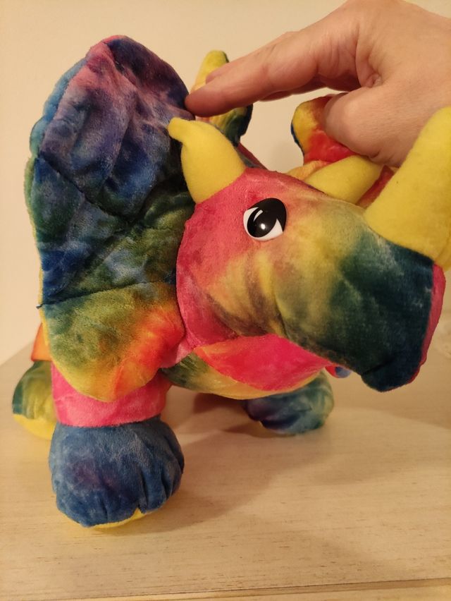 Peluche colorato dinosauro