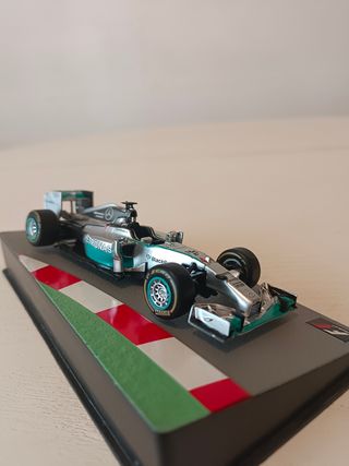 Pack 2x Mercedes F1 Lewis Hamilton