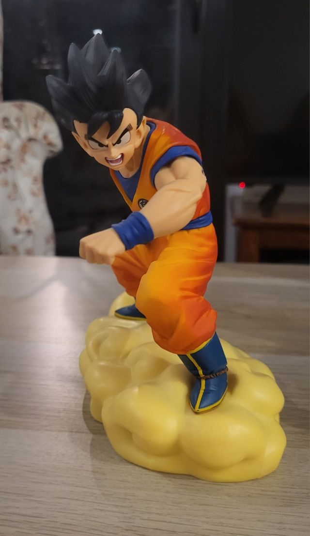 Figura coleccionable Goku Nube Kinton