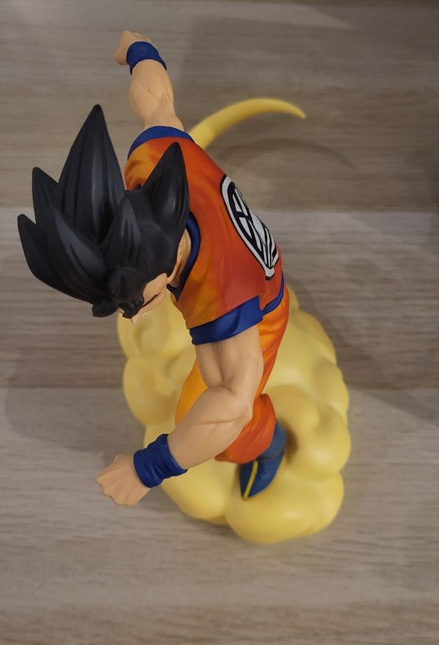 Figura coleccionable Goku Nube Kinton