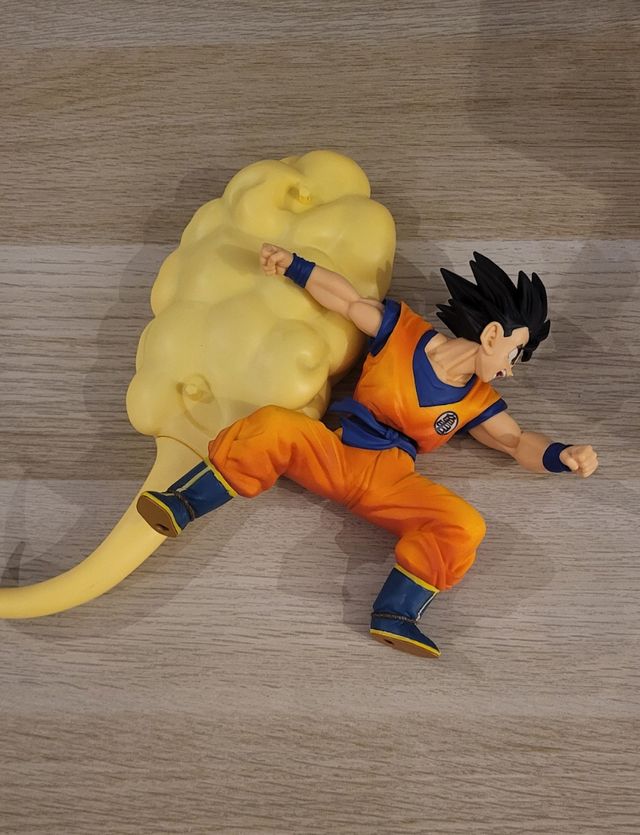 Figura coleccionable Goku Nube Kinton