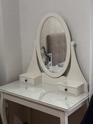 Tocador de maquillaje blanco de ikea (Hemnes)