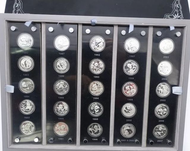 CINA Panda 25 anni 3 Yuan Ag.999 Scatola 1982-2007