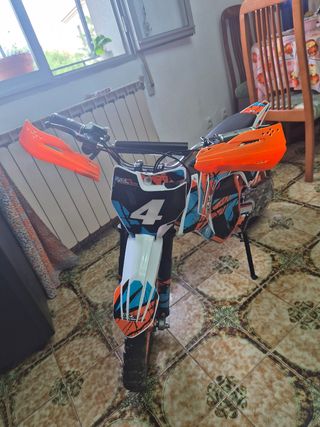 Mini moto eléctrica infantil
