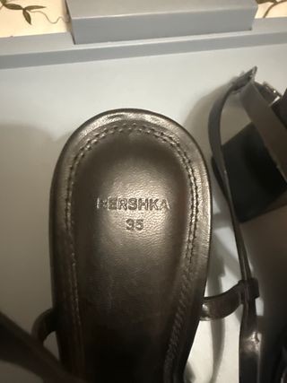 Sandalias Bershka tacón medio negras