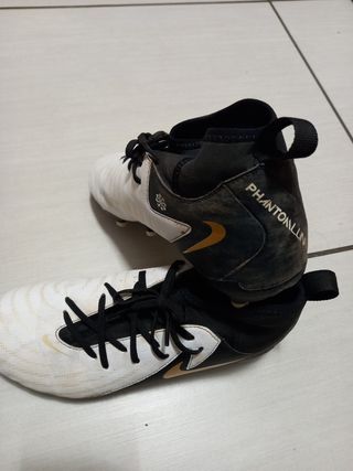 Scarpe da calcio Nike bianche e nere