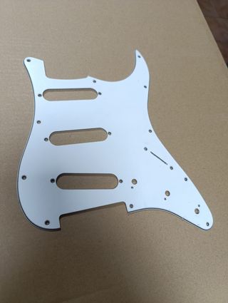 Golpeador Stratocaster SSS blanco 3 capas