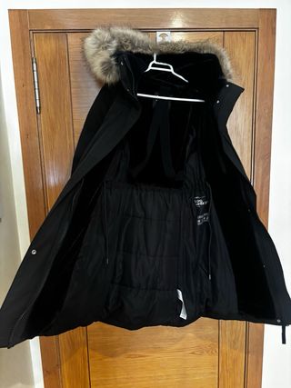 Abrigo plumífero negro