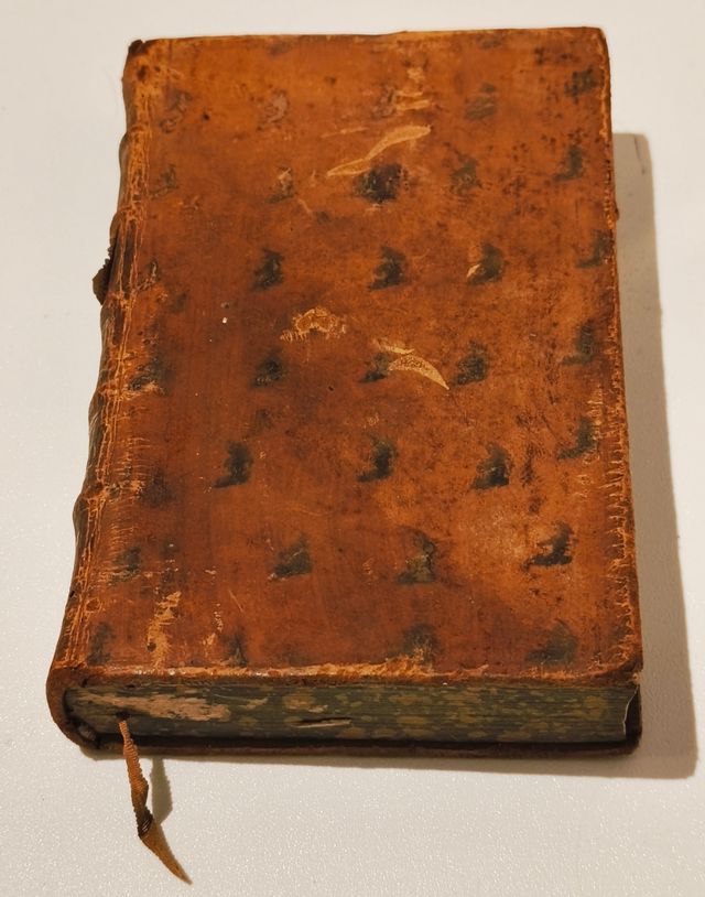 Libro antiguo 1744. Actions Chrétiennes...