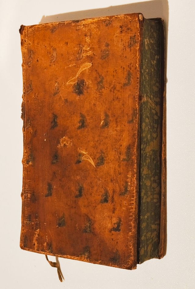 Libro antiguo 1744. Actions Chrétiennes...